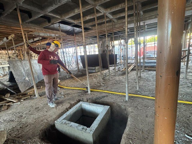 Caixa de drenagem assentada no subsolo, para o controle das águas.